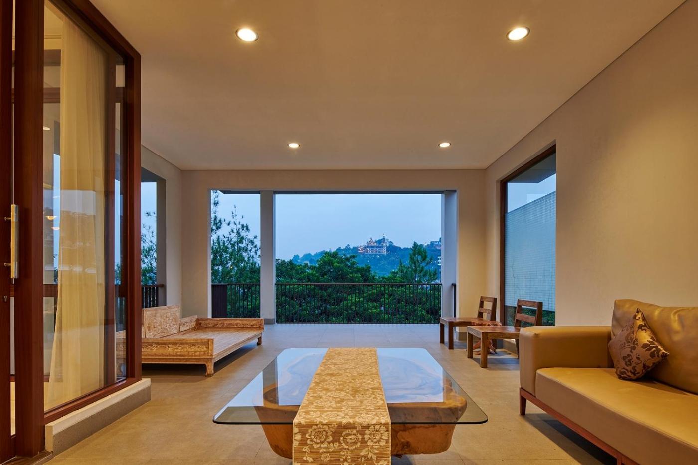 Asmaya Hill View Villa 7 Bedrooms With A Private Swimming Pool Bandung Exterior foto